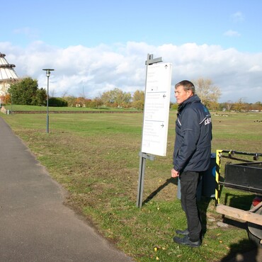 Mit dem Wachmann im Elbauenpark unterwegs